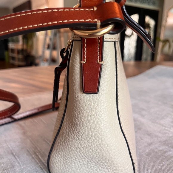 Dooney & Burke, Cream Pebble Leather Crossbody Bag - Picture 7 of 7